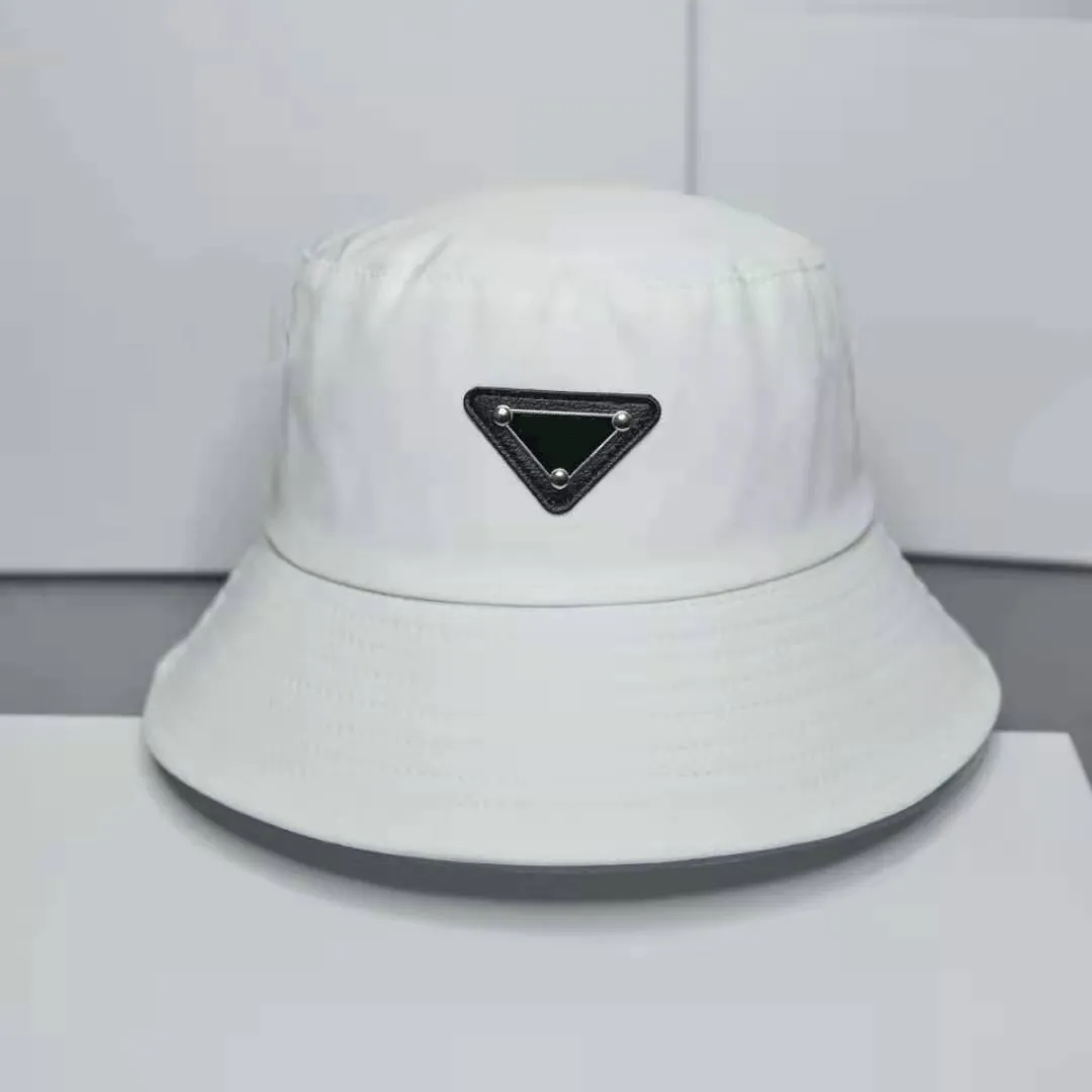 패션 디자이너 남자 태양 모자 검은 흰색 분홍색 카키기 피셔 맨 버킷 모자 여름 통기 가능한 가죽 블록 선 스크린 캡을위한 패션 디자이너