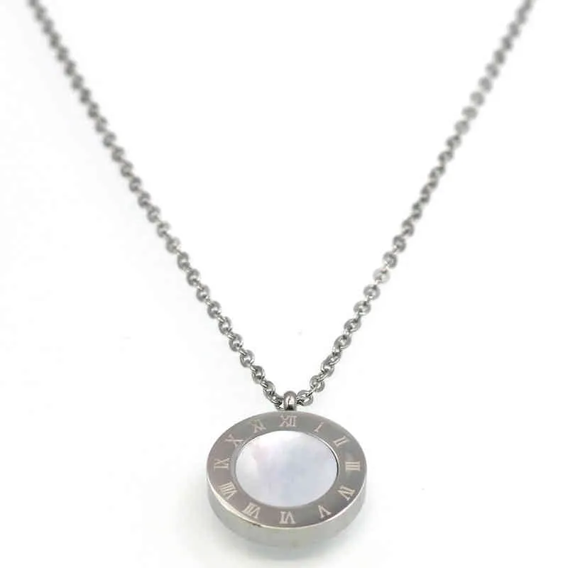 Mini blackandwhite doublesided shell Roman numeral necklace fashion women039s titanium steel chain4781434