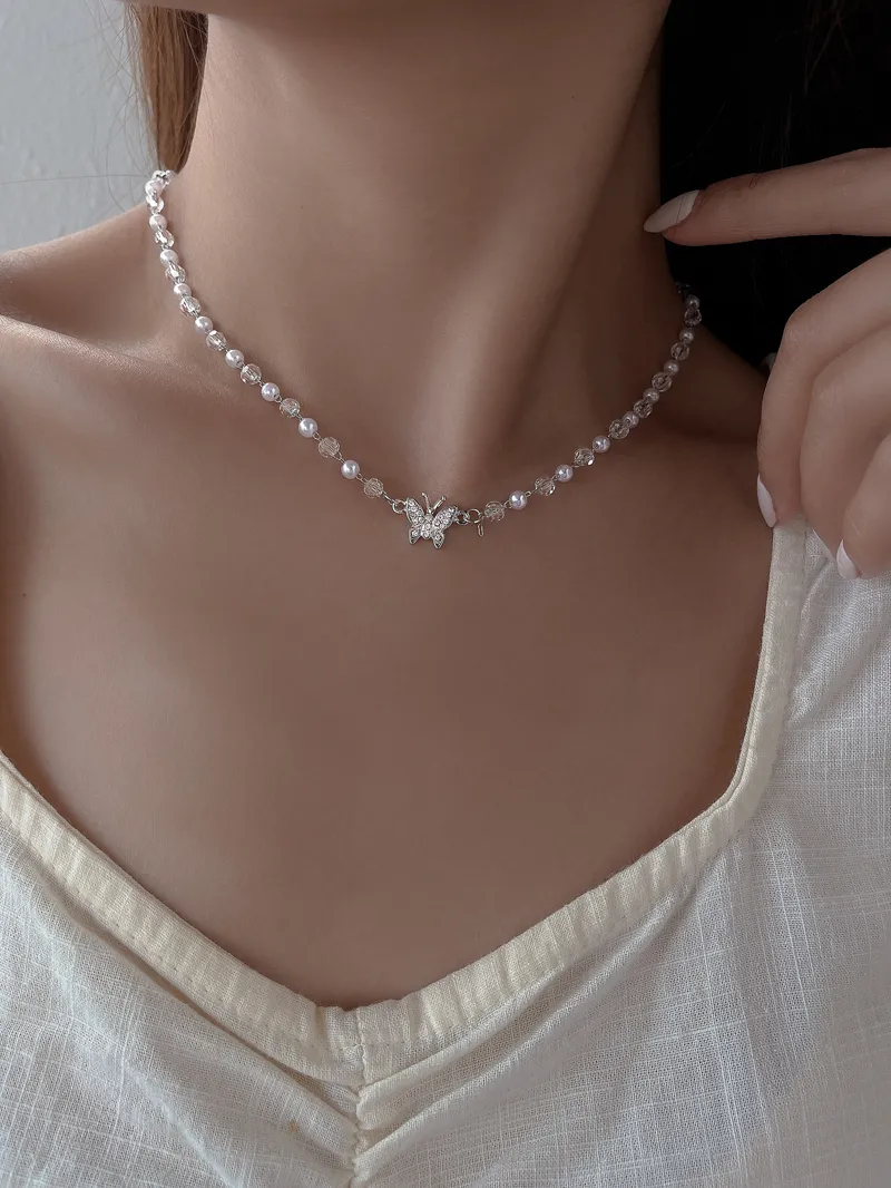 Dzień Matki Prezent Pearl Naszyjnik dla kobiet łańcuch kryształowy koralik Dziewczyna Krótki naszyjnik Butterfly Charm powodzenia Pearl Choker Biżuteria