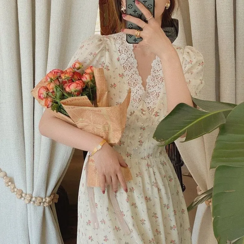 Vintage Floral Kleid Frauen Elegante Spitze Chiffon Koreanische Party Puff Sleeve V-ausschnitt Midi Herbst es für 220418