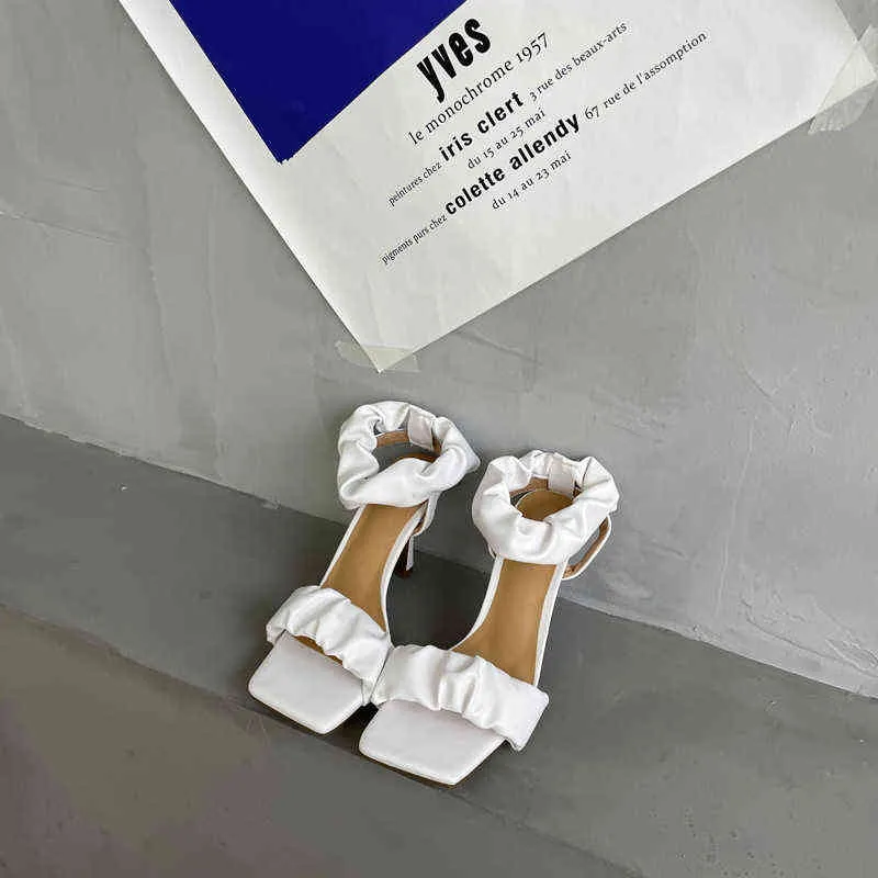 Sandaler Kvinnor Designer Fashion Square Open Toe High Heels Simple Temperament Thin Heeled Sandals Lady Shoes 220323