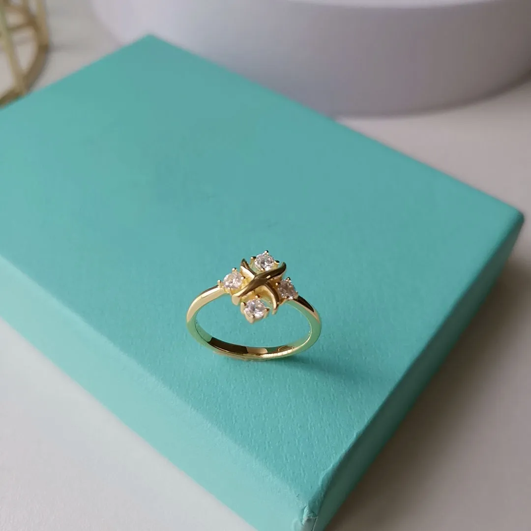anello di pietre gioielli fatti a mano collana in oro con ciondolo croce di diamanti braccialetto fiore diamante designer donna coppia moda watche 325I