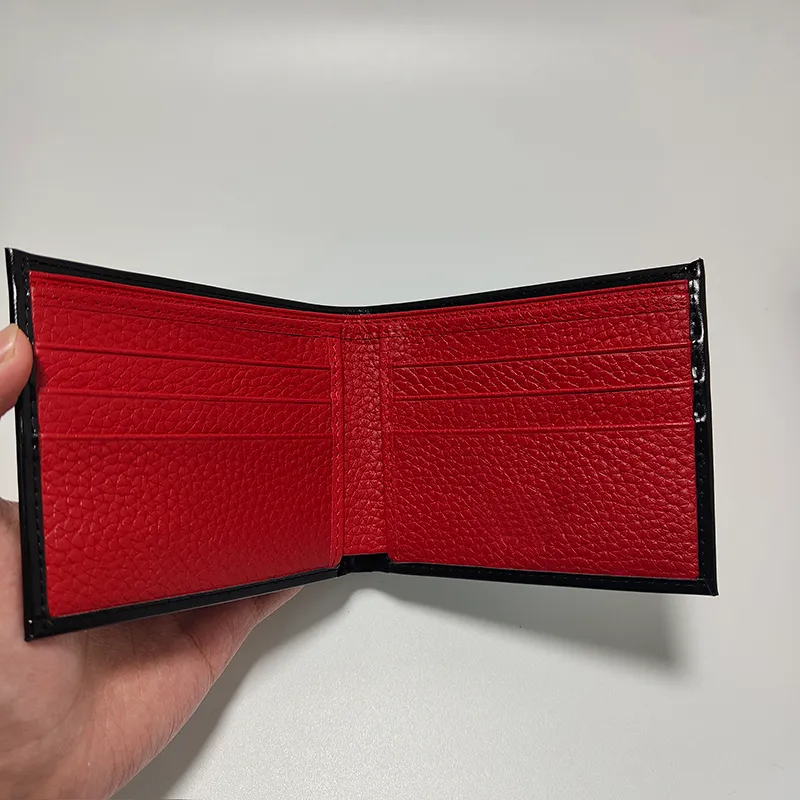 Portafoglio da uomo di design di lusso Porta carte pieghevoli Nuove borse da donna Top Style Nero Rosso Pelle Tendenza europea Corto Sottile Elegante Port267w