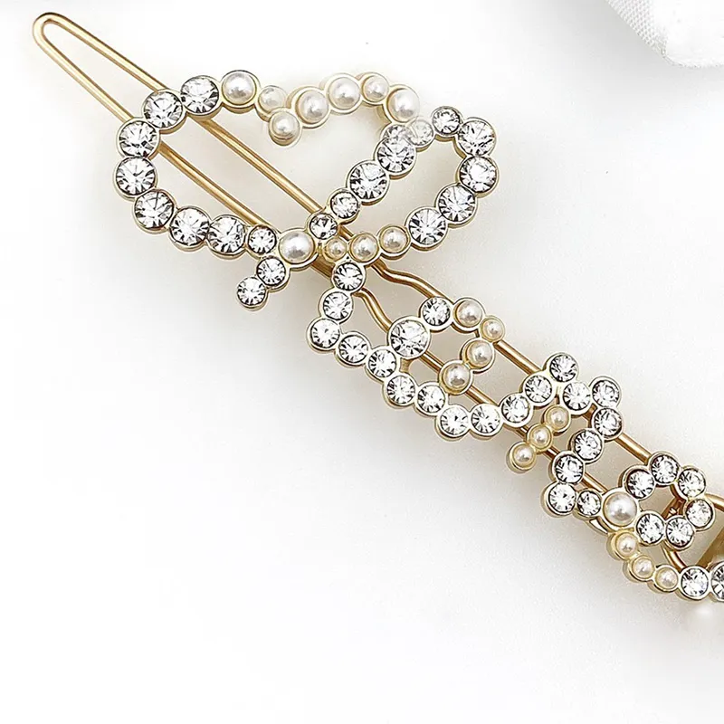 Women Hair Clip Luxury Designer Jewelry Hairpin Diamond Clips Pearl Letter Hair Clip Pins Headdress Metal Clips For Bride Headband8925031