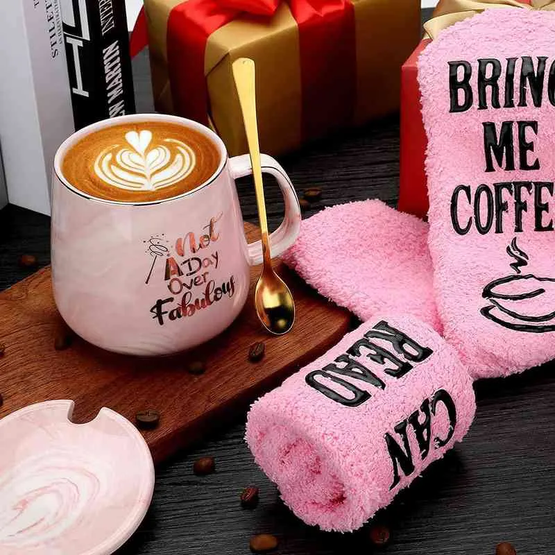 No es un día sobre las fabulosas ideas de regalos de café con tazas de café para mujeres, ella, hija, novia de mármol de cerámica de cerámica rosa/gris Y220511