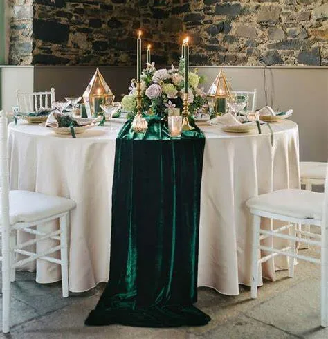 RU114A Wedding Verjaardagsfeest Decoratie Dark Green Bourgondië Champagne Ivory Pink Velvet Table Runner 2208108302622