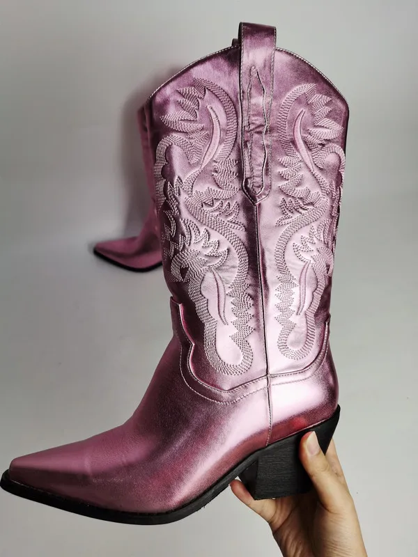 BONJOMARISA Weibliche Mode Vintage Cowboy Cowgirls Western Stiefel Chunky Lässige Solide Stickerei Slip Auf Autunn Retro Schuhe Frau 220810