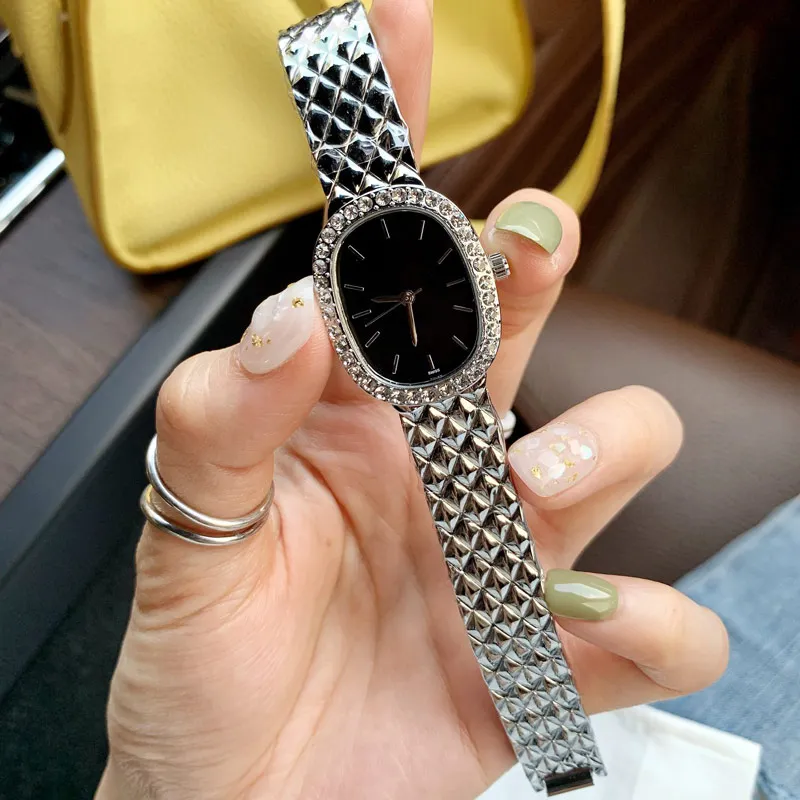 Donne di lusso orologi Top Brand Gold Lady Watch 25mm Dial ovale Ovalloni da polso a fascia in acciaio inossidabile donna San Valentino MOT336L