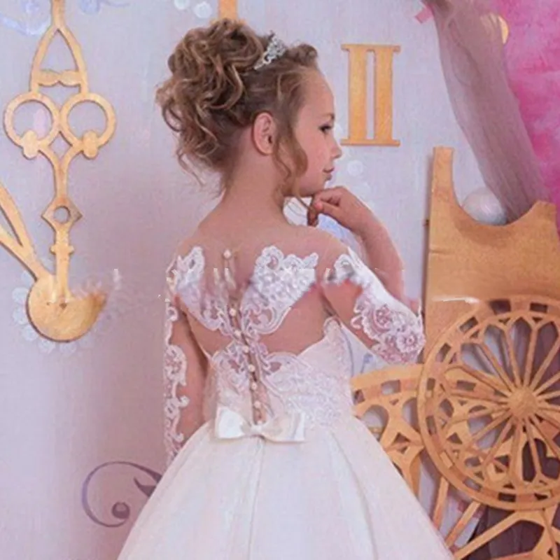 2022 Abiti da ragazza di fiore bianco adorabile matrimoni Scoop Ruffles Pizzo Tulle Perle spettacolo Principessa Bambini Abiti da festa di compleanno matrimoni