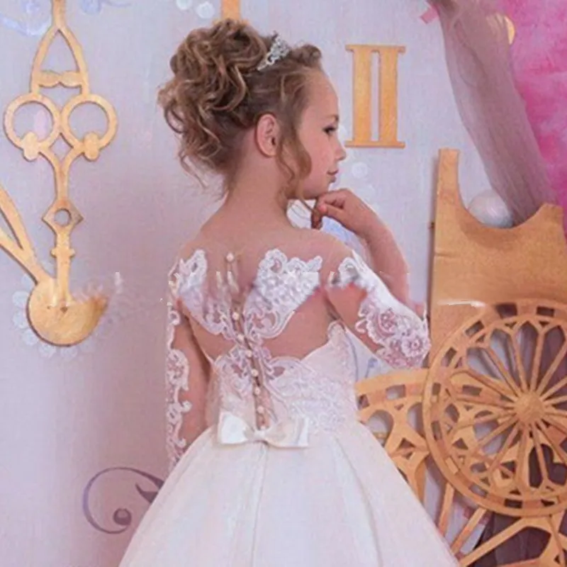 2022 Adorável vestidos de meninas de flores brancas para casamentos Scoop ruffles renda tule pérolas concurso de princesas para crianças vestidos de aniversário de casamento