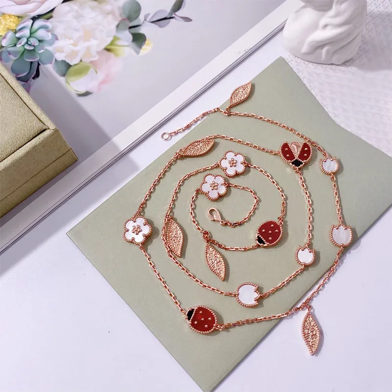 Alta edição longa sorte primavera pingente colar mãe-de-pérola flores encantos clássico designer jóias claasic dia das mães 2684