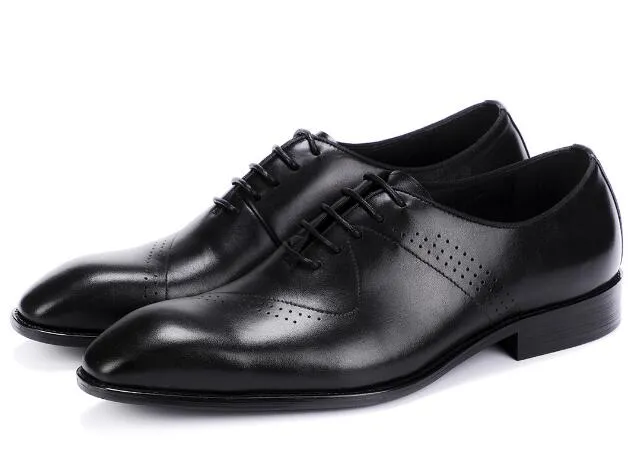 Moda Rzeźbione ręcznie robione buty Brogue Oxfords Wysokiej jakości prawdziwej skóry męskiej buty Klasyka Buty biznesowe