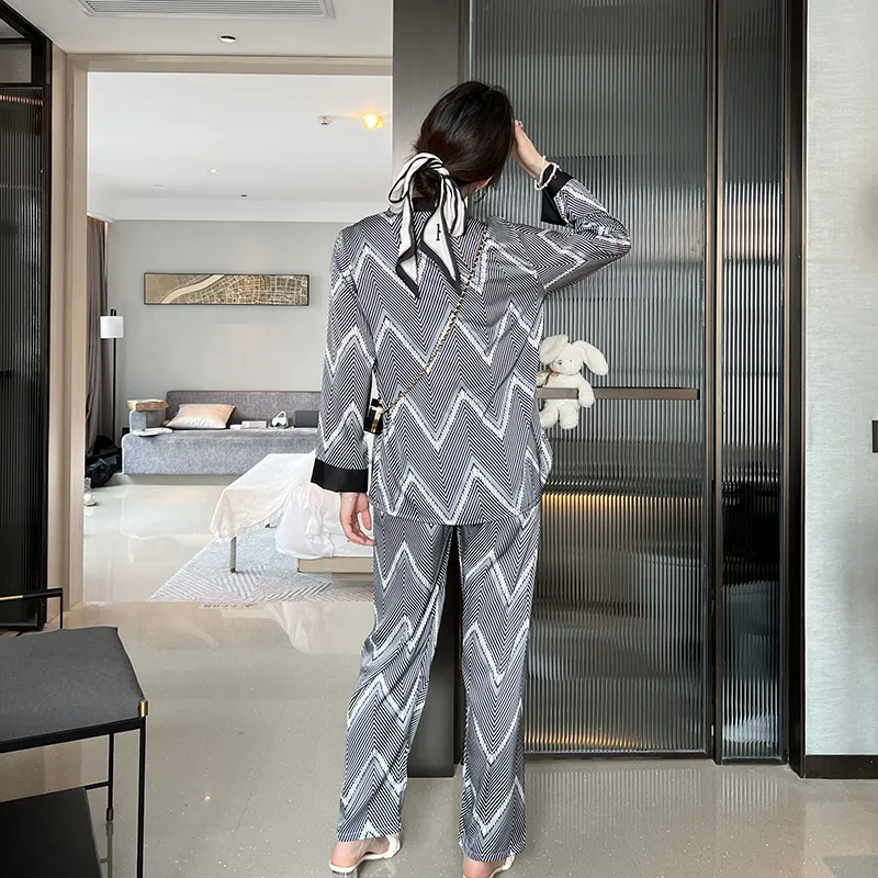 Ensemble de pyjamas pour femmes luxe mode psychédélique ondulation vêtements de nuit soie comme Homewear col en V vêtements de nuit