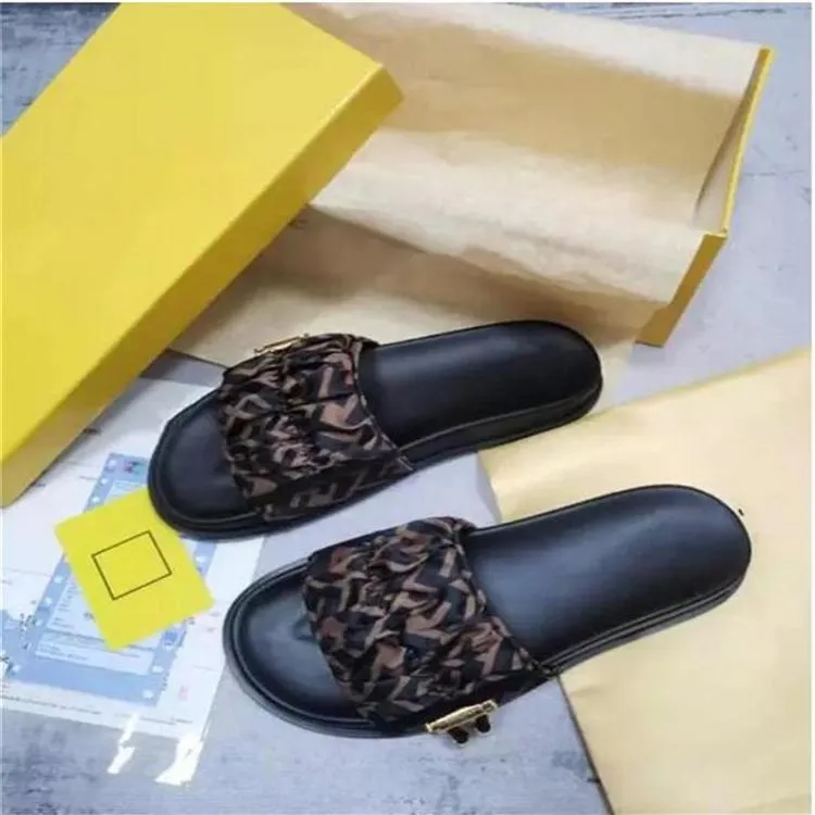 Newest top luxury Classic designers women slippers Flat Rubber slide Floral brocade Gear bottoms Casual Beach Wedding Party F286E