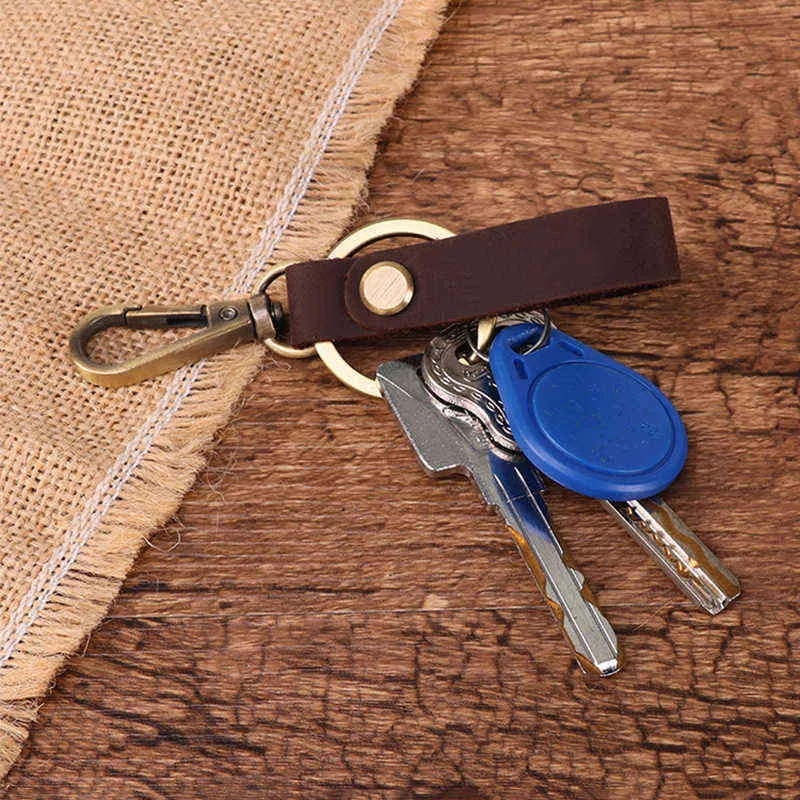 New Vintage Handmade Pull-up Cowhide Keychain Bronze Metal Keyring Women Men Car Pendant Keyfob Genuine Leather Accessories AA220318