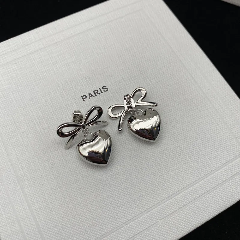 Dames Gold Stud Earring Designer Sieraden Luxe merk Hartstuds voor damesbrief C Zilveren hangers oorbellen Hoops Fashion Premium Box 243e