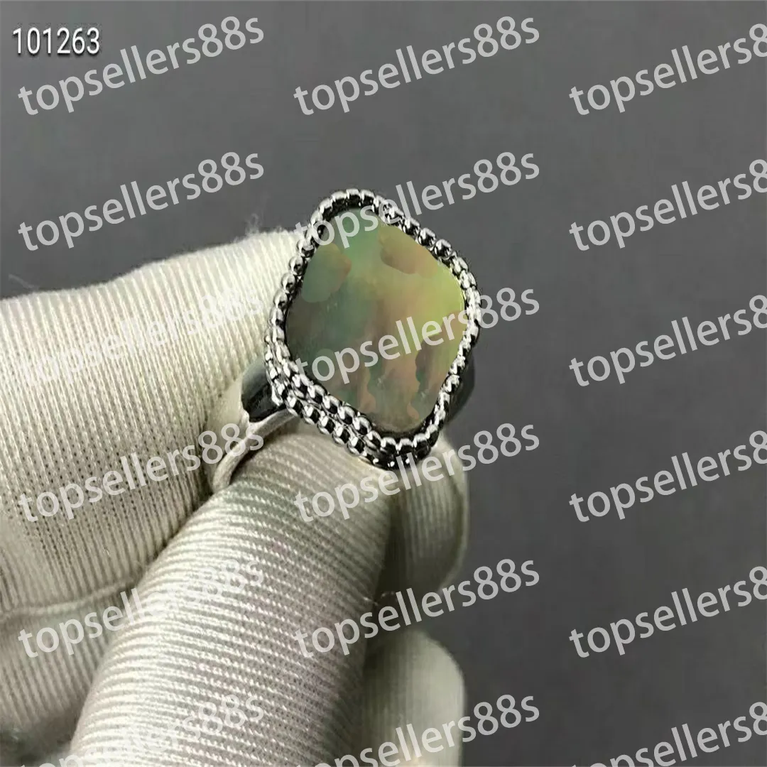 Créateur de mode Bague bijoux trèfle à quatre feuilles de nombreuses couleurs 18 carats plaqués bagues de mariage Fritillaria pour femmes anniversaire engage3165