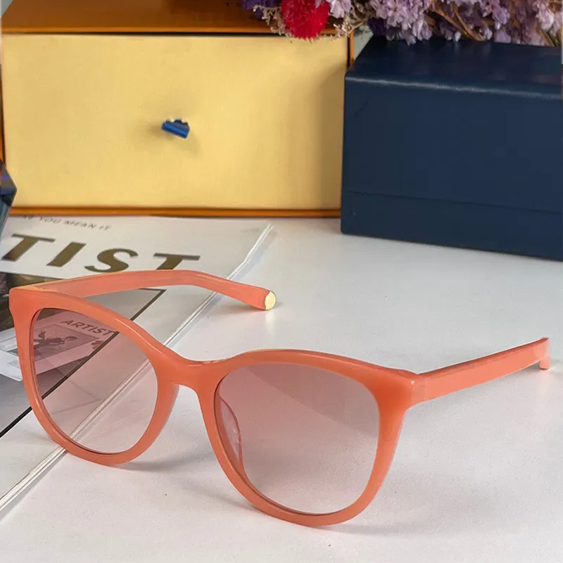 MEINE MONOGRAM LIGHT CAT-EYE-SONNENBRILLE Z1657 Das ikonische Design bietet einen neuen, dünneren und übergroßen Stil, der sich perfekt für jeden Tag eignet. St2560