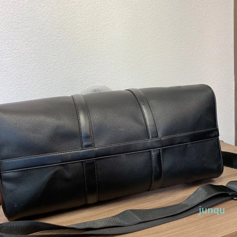 2022-Classic Design Duffle Bag för män Kvinnor Svartbruna läder resväskor Topphandtag Bagage Gentleman Business Holdall Tote259J