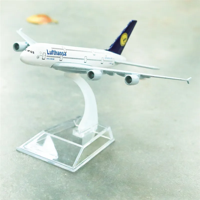 Alemanha Lufthansa Airlines A380 Aircraft Alloy Diecast Modelo de 15cm Aviação Miniatura colecionável Ornamento 220707