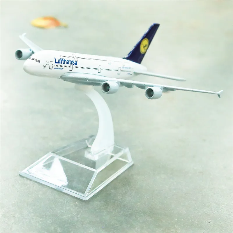 Deutschland Lufthansa Airlines A380 Flugzeuglegierung Druckgussmodell 15 cm Luftfahrt Sammlerstück Miniatur Souvenir Ornament 220707