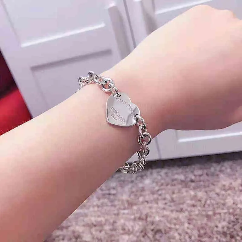 Armband für Frauen 925 Sterling Silber Herzförmiges Anhänger O-förmiger Kette Hochwertige Luxusmarke Schmuck Juweliergeschenk CO G220510
