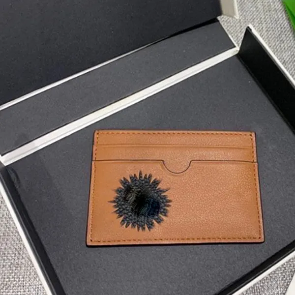 최고 품질의 송아지 가죽 순조로 된 멀리 카드 홀더 석탄 공 지갑 변경 갈색 지갑 새로운 유행 만화 패턴 가방 Totoro Pur281c