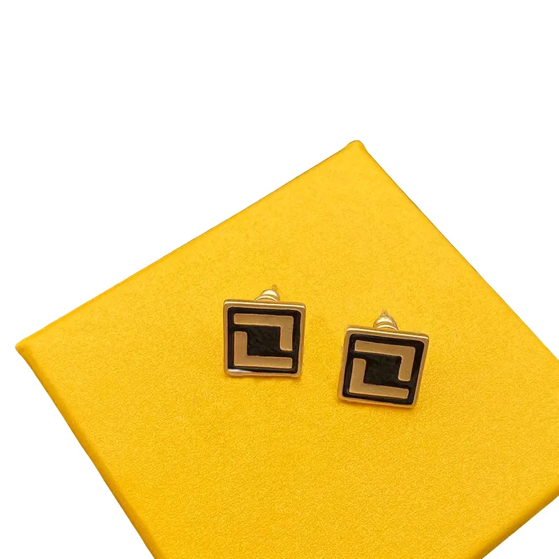 Modedesigner Ohrringe für Frauen Ohrstecker Perlenschmuck Gold Buchstaben Creolen Diomond Hochzeit Emaille Ohrstecker D220418280a