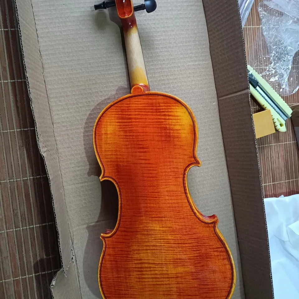 Violon classique en bois massif pour adultes et enfants Violon de qualité professionnelle 4/4 Gamme complète d'instruments à cordes pour violons à rayures tigrées