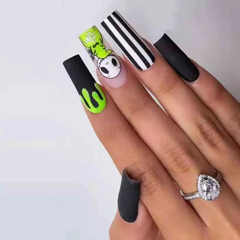Falska naglar 24st europeiska svarta och vita linjer avtagbar superlång kista bär falsk diy nagelkonst dekoration manikyr 0616