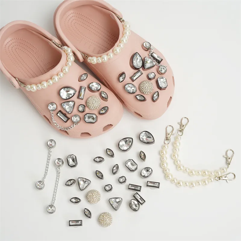 Bling Croc Accessoires Metallkette Schnalle Charms Designer Strasssteine Schuhdekorationen JIBZ Marke Niedlich für Kinder 220720