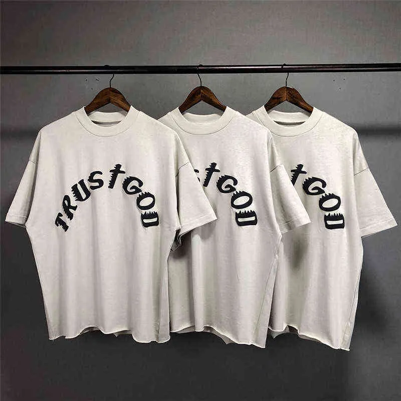 Camiseta de serviço de domingo da marca Y2K Trust God Tee Homens Mulheres Tops de alta qualidade Cpfm Manga curta Holy Spiritt Camiseta casual masculina Camiseta com letras 6140