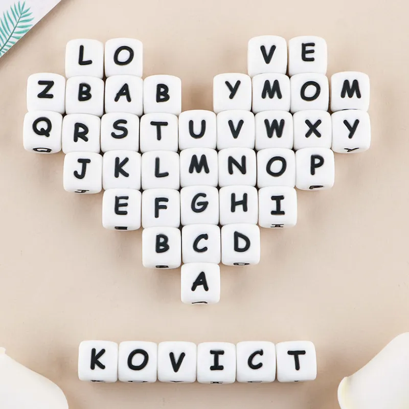 Sunrony12mm Siliconenletters kralen Engelse alfabet babyt expel voor gepersonaliseerde naam Diy fopspeen kettingclip Toys 220815