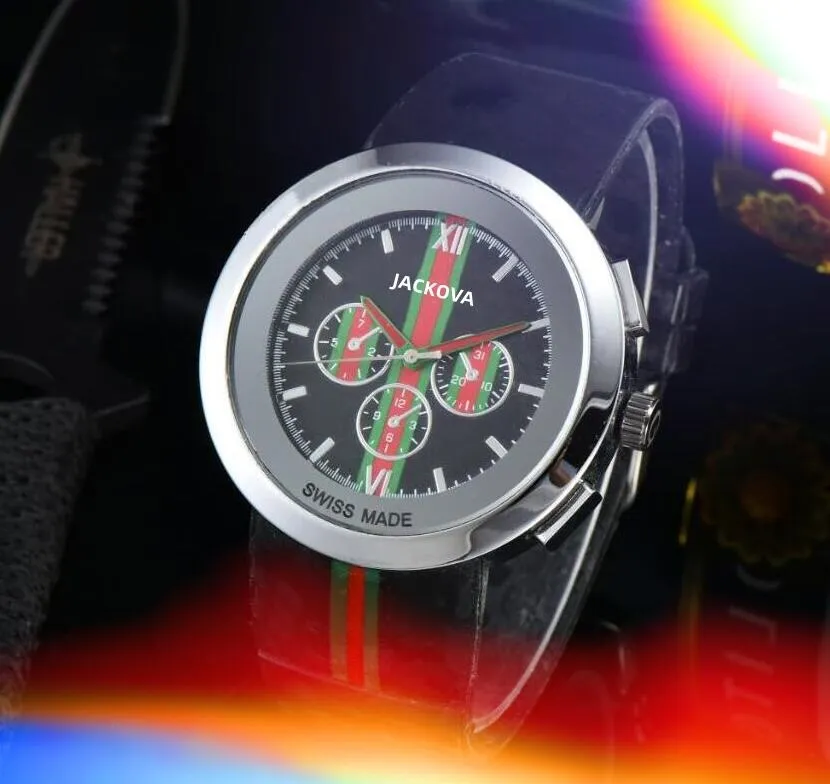 Beroemde klassieke ontwerper Luxe Mode Kristal Mannen Horloges 45mm Quartz Grote wijzerplaat diamanten ring horloge klok tafel Relojes De Marca262e