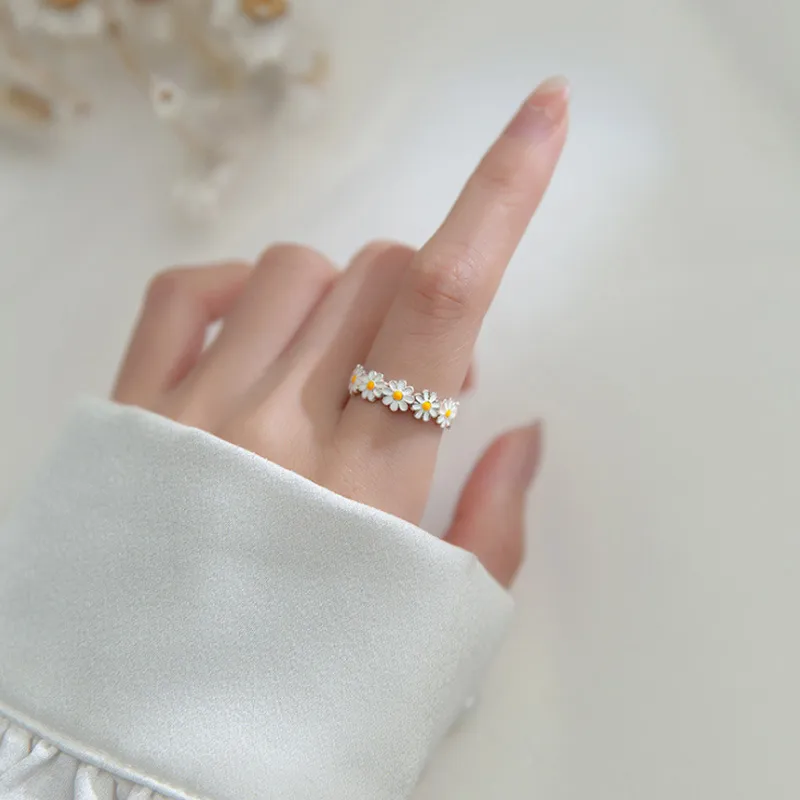 Cute Daisy Flowers Rings For Women Sweet Girls Exquisite Enamel Sunflower Open Ring Korea New Trend Jewelry Wedding Gift