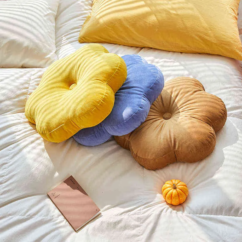 Miękkie wypchane sześć płatków pluszowe poduszka z dziewczęca kawaii dekoracje pokoju kuzja sypialnia Prezenty J220704