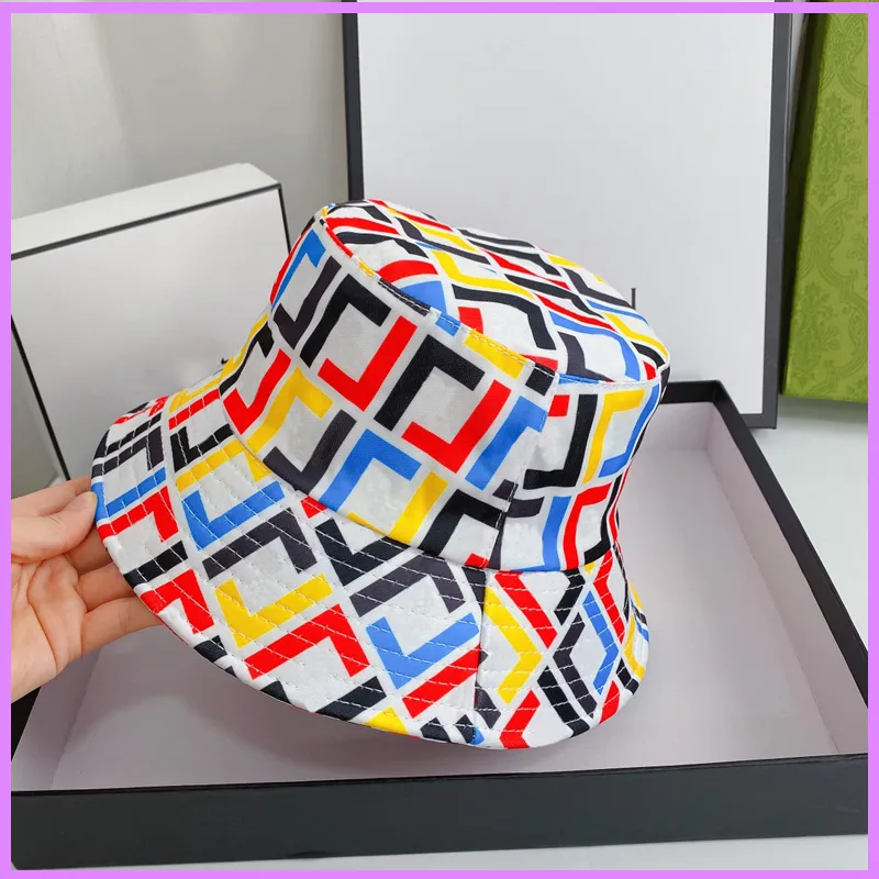 Ny Bucket Hat Mens Caps Kepsar Kvinnor Designer Casquette Kvinnor Sommar Utomhus Baseball Cap Brim Cap Män Brev F Color Hat Nice D223172F