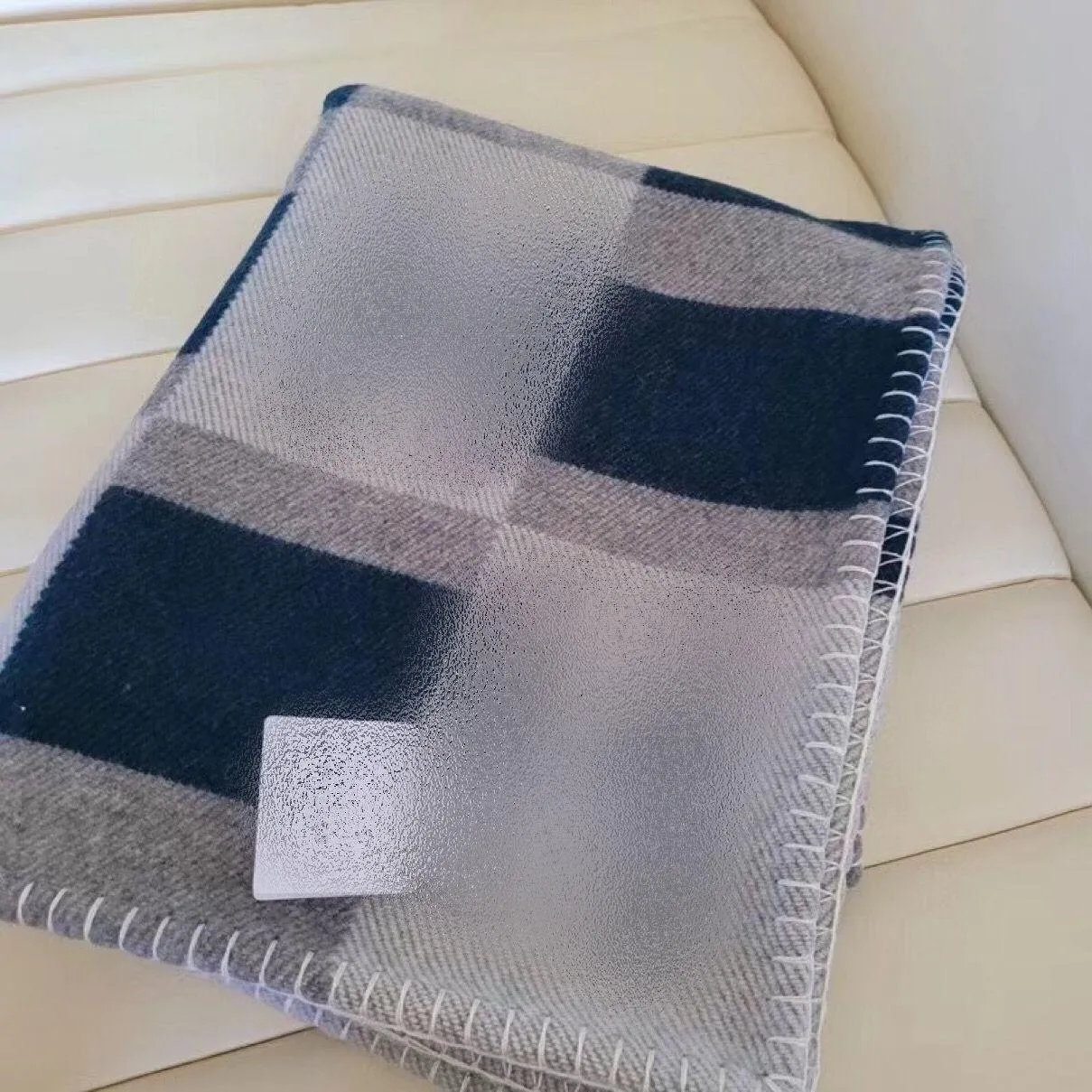 Filt lyxig topp designer klassiska mönster filtar varm sjal kashmir ullfärg matchande randiga 6 färger tillgängliga 170-135 cm 244m