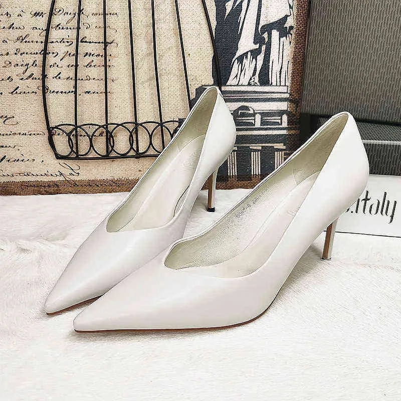 Delicate Fetal Cow Leather Womens Work Pumps Shoes With Pointed V And ...