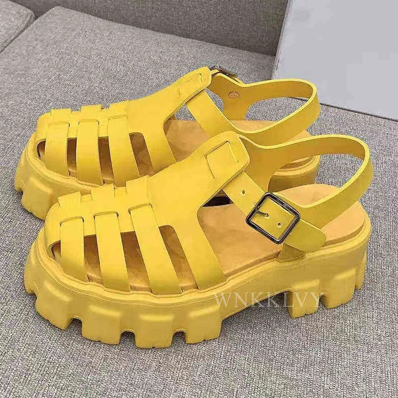 Retro Solid Färg Runda Toe Plast Sandaler Kvinnor Sommar Gladiator Tjock Sole Fritid Vacation Beach Shoes 2022 Y220409