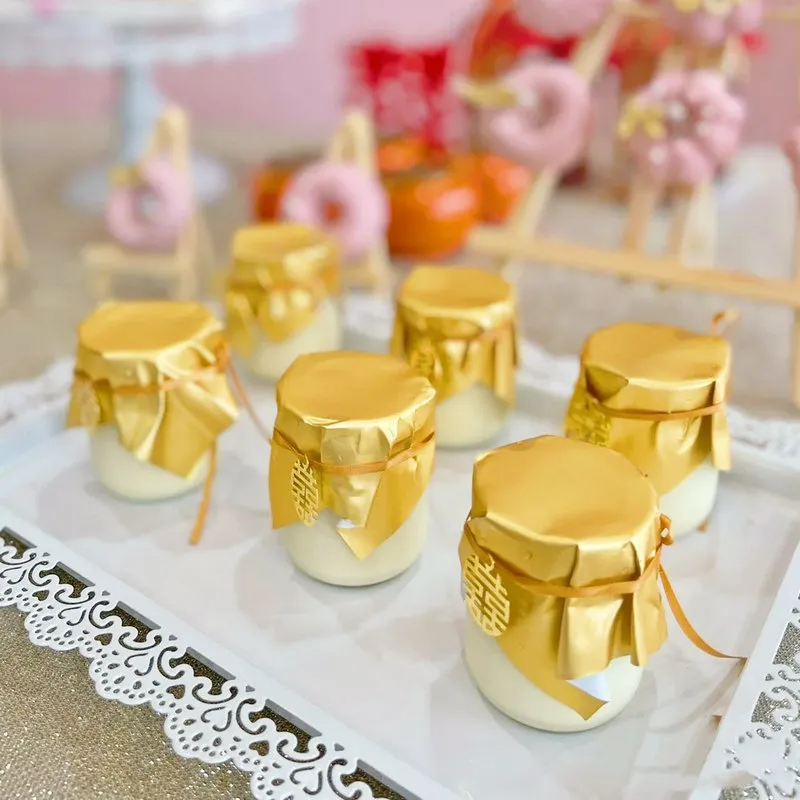Dessertbord inställning Dekoration Gyllene flaskkap med papper täcker locket tätning pappersglas yoghurt sylt födelsedagsfest tätare