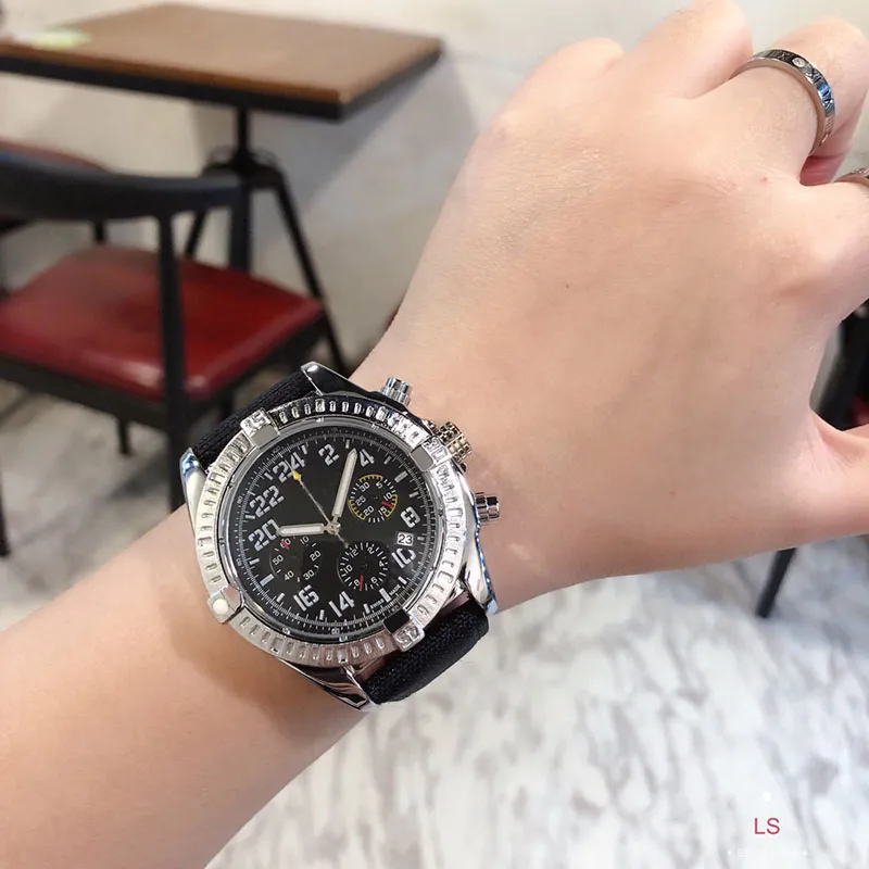 رجال مشاهدة حركة الكوارتز الساعات للرجال Wristwatch 43mm كلاسيكية مصمم الأعمال wristwatches الفولاذ المقاوم للصدأ العلبة مونتر دي L224E