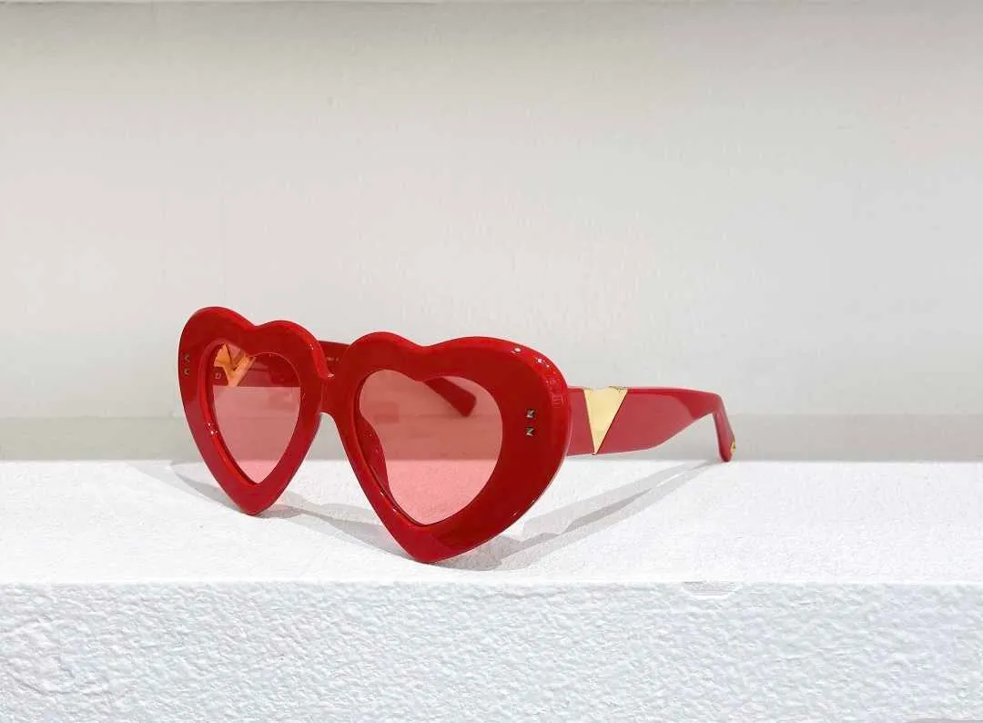2022 Nieuwe Europese en Amerikaanse mode Liefdesvormige bril Dames populaire rijstnagelglazen high-end sense 4104