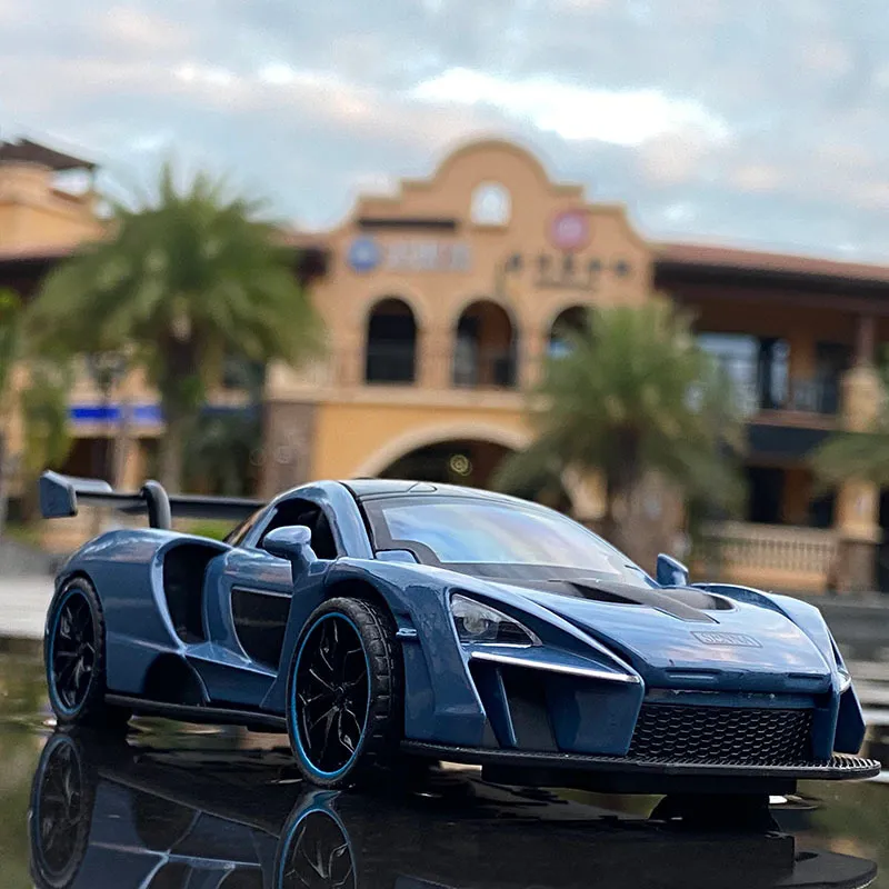 132 McLaren Senna Alloy Sportcar Model Diecasts Metal speelgoedvoertuigen Auto -modellen Simulatie Geluid en Light Collection Kids Gifts 220525