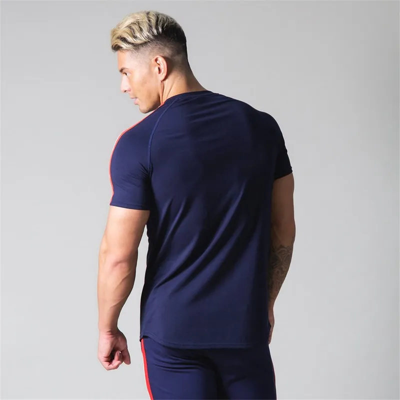 Gym Fitness Shirt Hommes Courir Sport Skinny Tshirt À manches courtes Coton Tee Top Été Mâle Bodybuilding Formation Entraînement Vêtements 220617