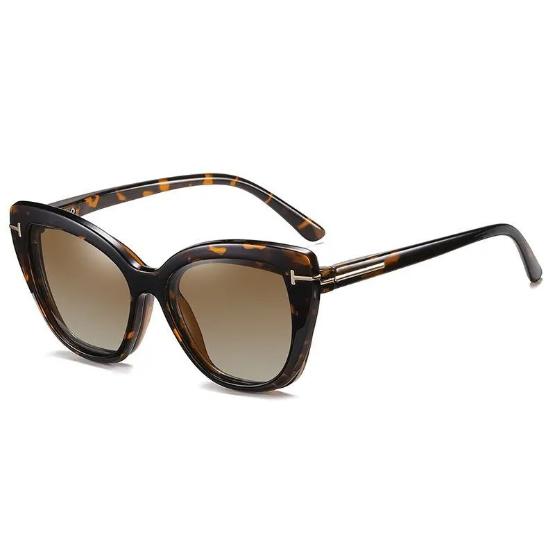 أزياء النظارات الشمسية إطارات 2022 Cat Eye Polarized Women 2 في 1 مقطع مغناطيسي على النظارات TR90 وصفة طبية بصري Eyeglass Magnet C215W