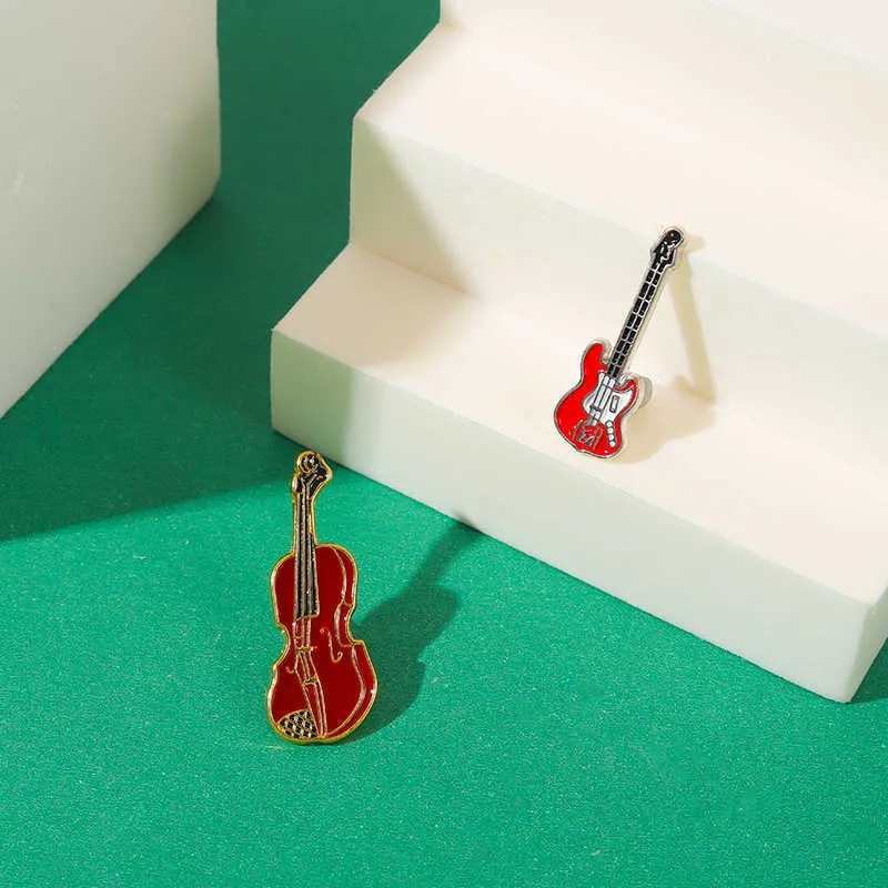New Style Music Series Brooch Brooch Exquisite Atmosphère Guitare Forme de violon Broche