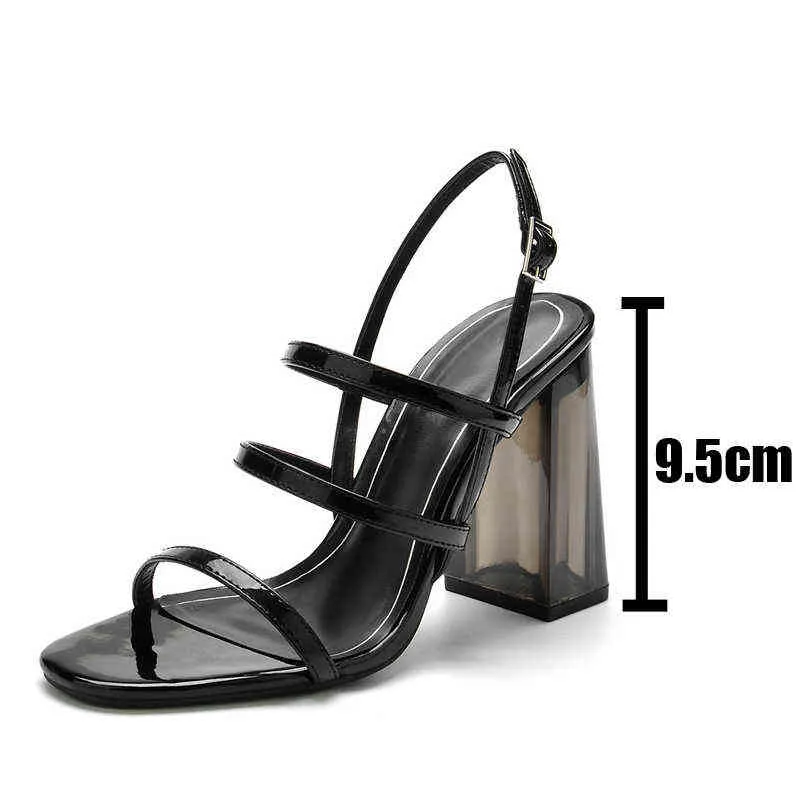 Sandaler rensar höga klackar skor kvinna vår sommaren 2022 mode gladiator spänne strappy transparent tjock klack party prom 220704