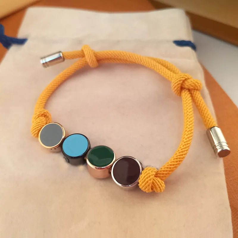 2022 Nuova catena V Lettera braccialetto di fascino del progettista dello smalto di colore 4 cerchi regolabili uomini e donne bracciali gioielli di lusso classici G249c