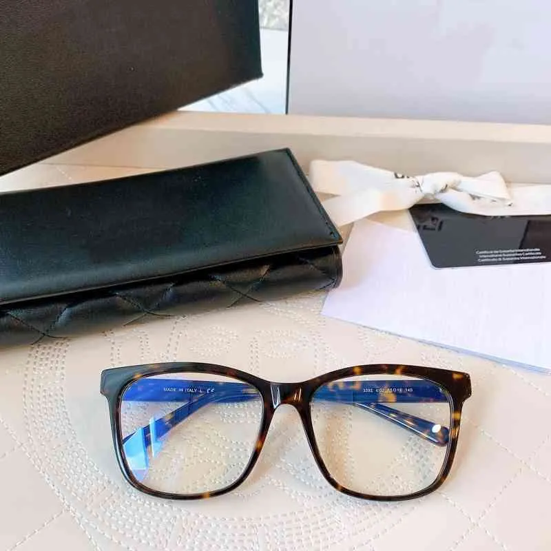 2024 10% di sconto sul designer di lusso nuovi occhiali da sole maschile e femminile sul 20% di sconto sulla versione di moda Hot Square Flat Lens Quan La stessa prova a luce blu può essere abbinata ai gradi